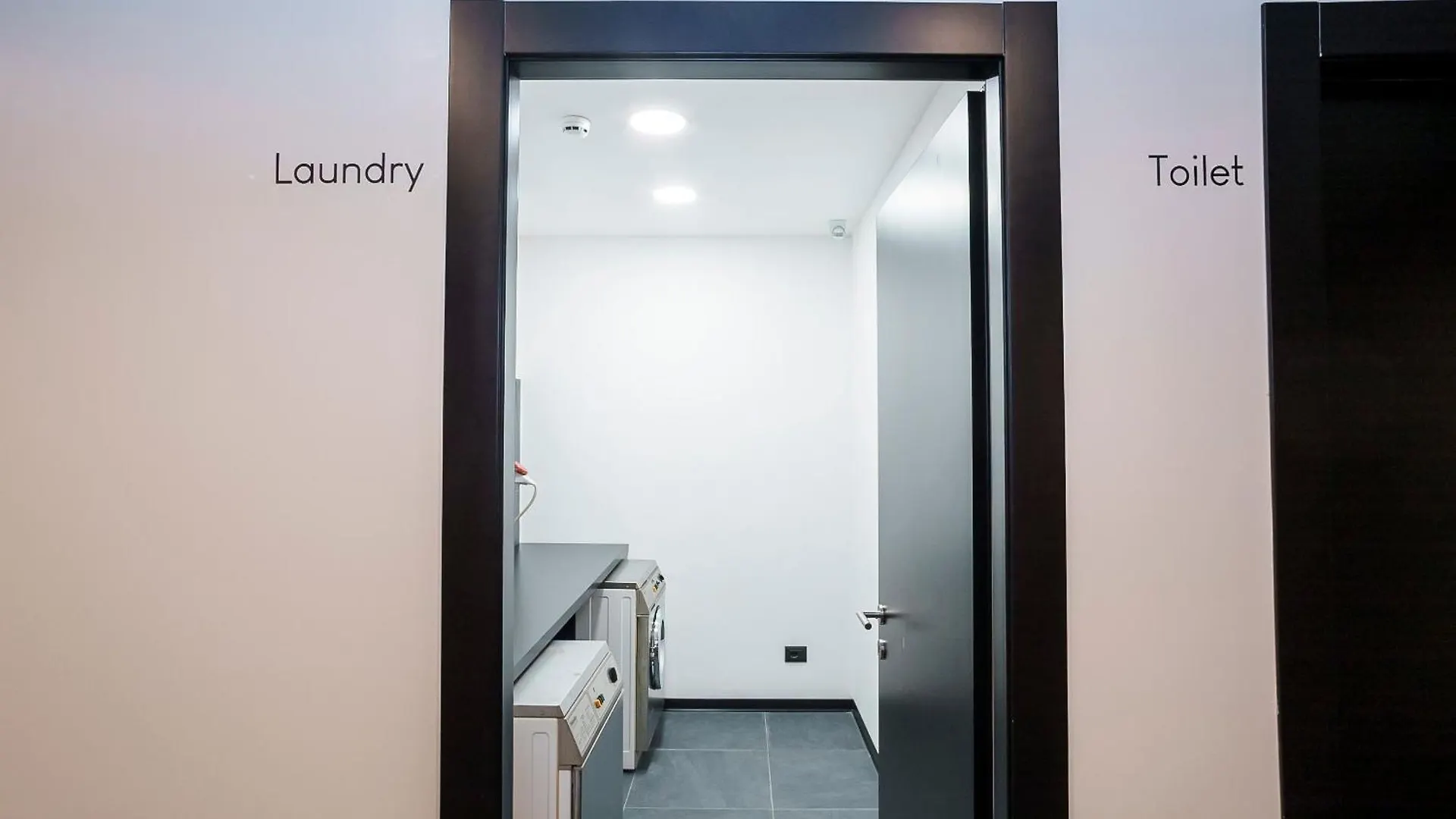 Aparthotel Colombo Roma 4*, Rome